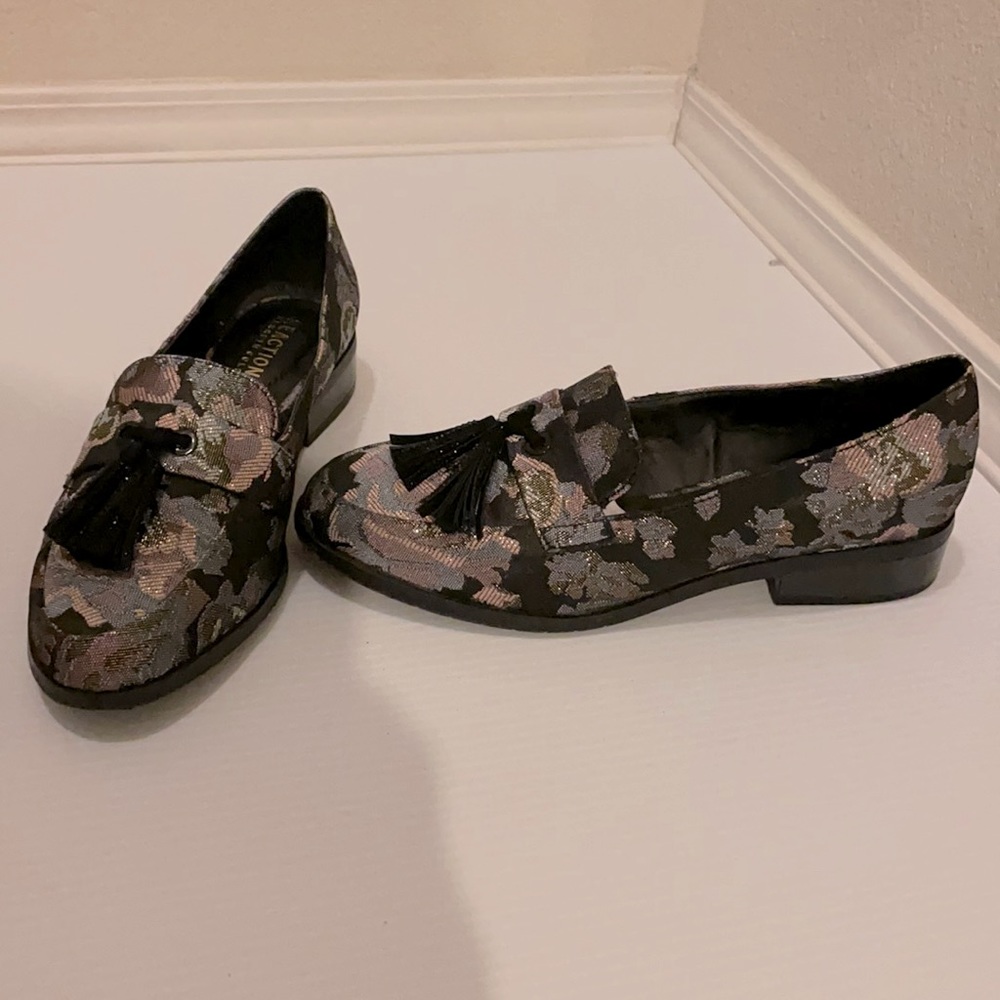 Sparkling Loafers with Black rhinestones tassels